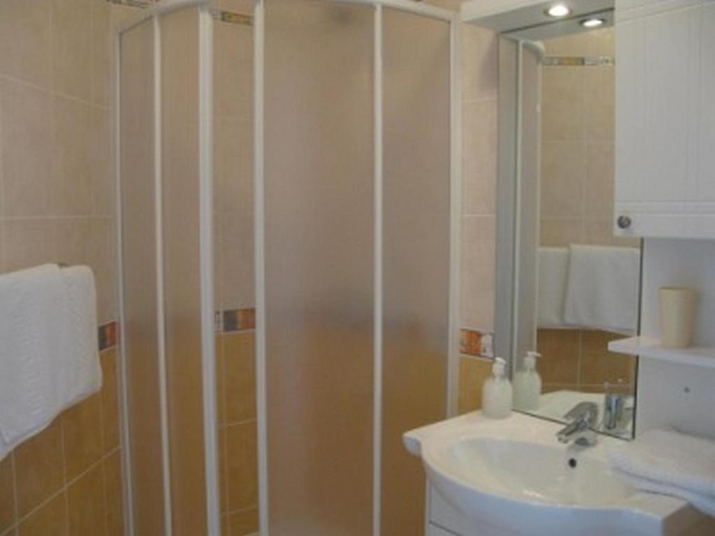 Apartments With A Parking Space Barbat, Rab - 16816 Barbat na Rabu المظهر الخارجي الصورة
